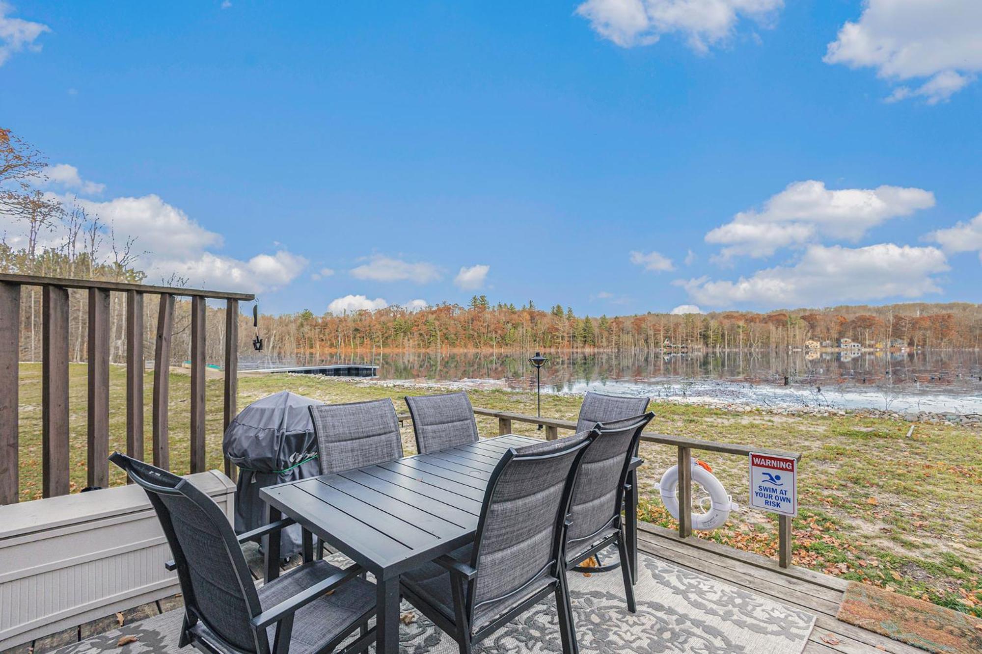 Quiet And Cozy Lakefront Home Near Mt Boyne Gaylord Exterior foto